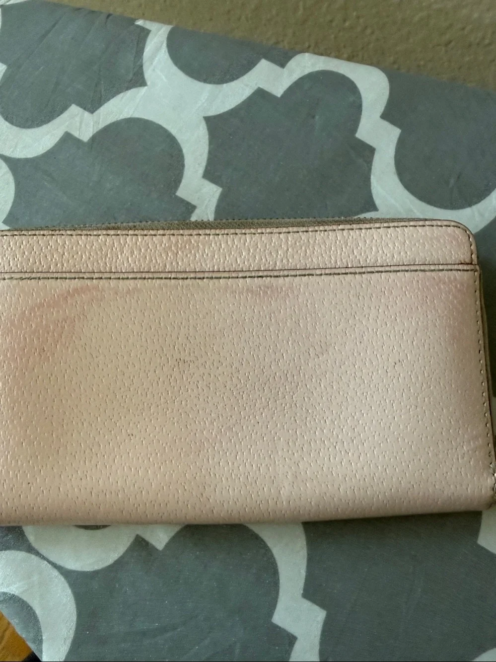 kate spade Blush Pink Pebbled Leather Zip Wallet with Gold Plaque